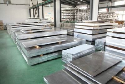 2214鋁合金貼膜板市場解析 性能優勢、應用領域及銷售價格因素